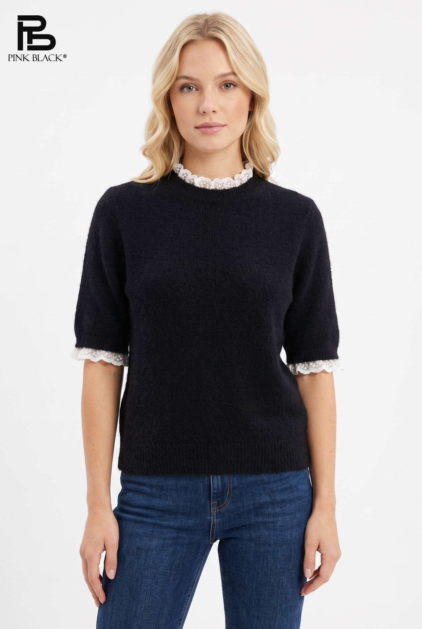 Sweter Prosty z Koronką