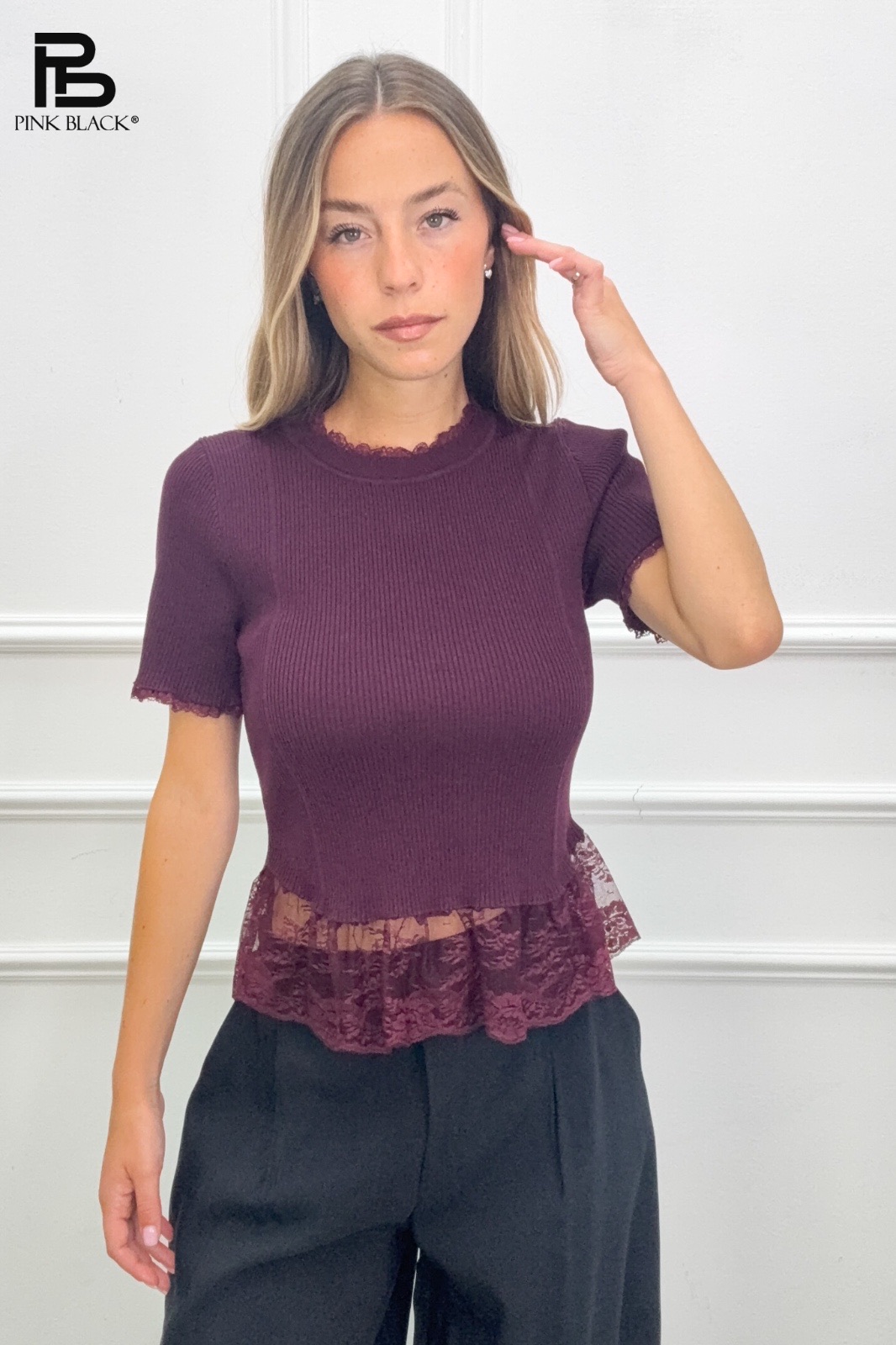 Sweter Dopasowany Z Koronką