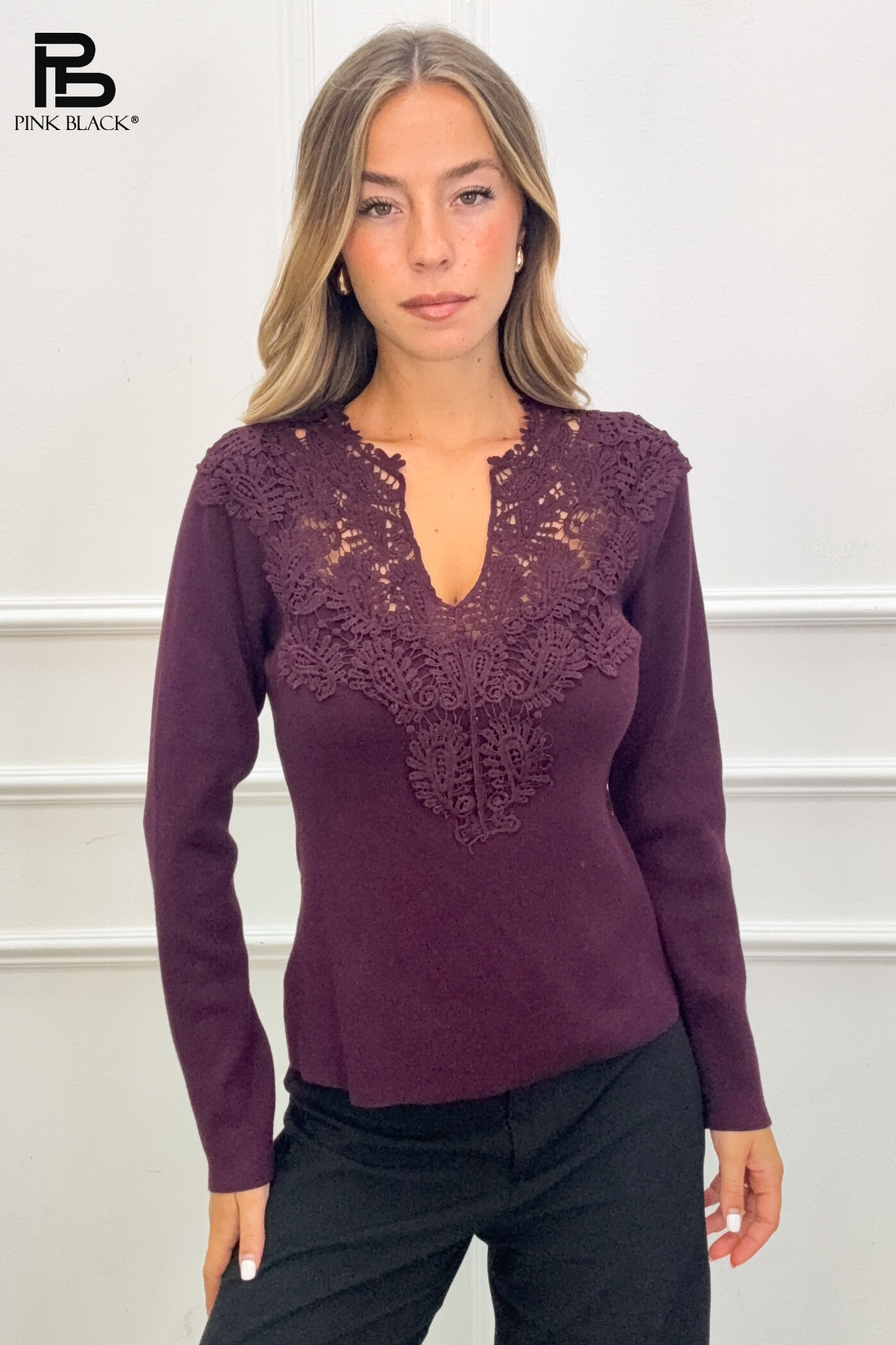 Sweter Dopasowany z Haftem