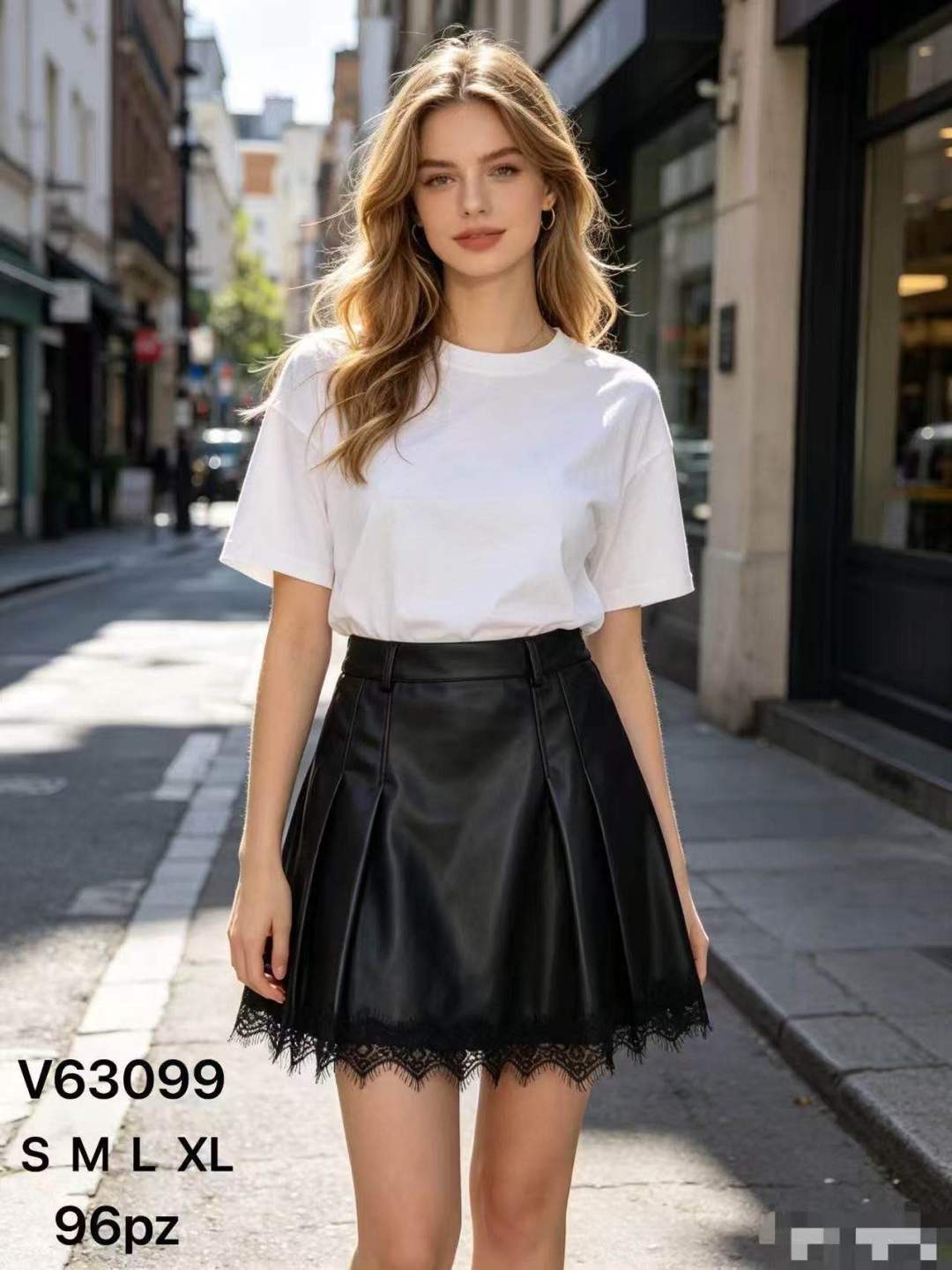 Spódnica Rozkloszowana Mini z Koronką