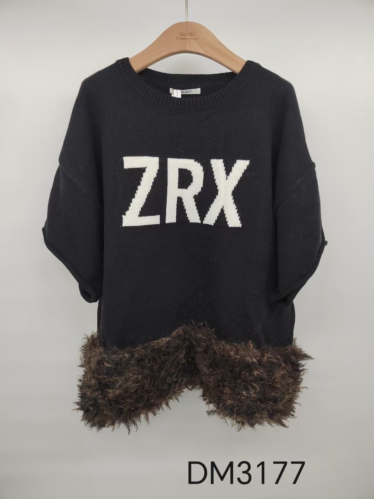 Sweter Oversize z Frędzlami