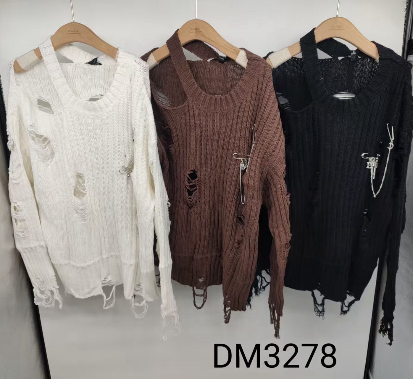 Sweter luźny z wycięciami