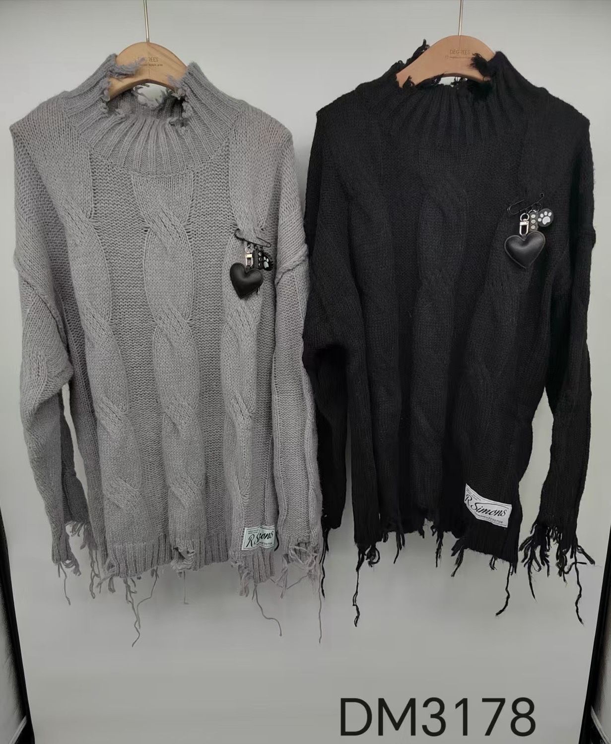 Sweter z Golfem i Frędzlami