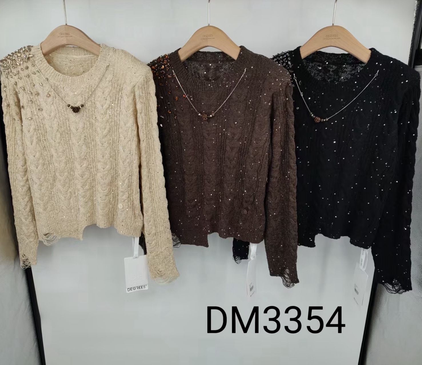 Sweter z Cekinami