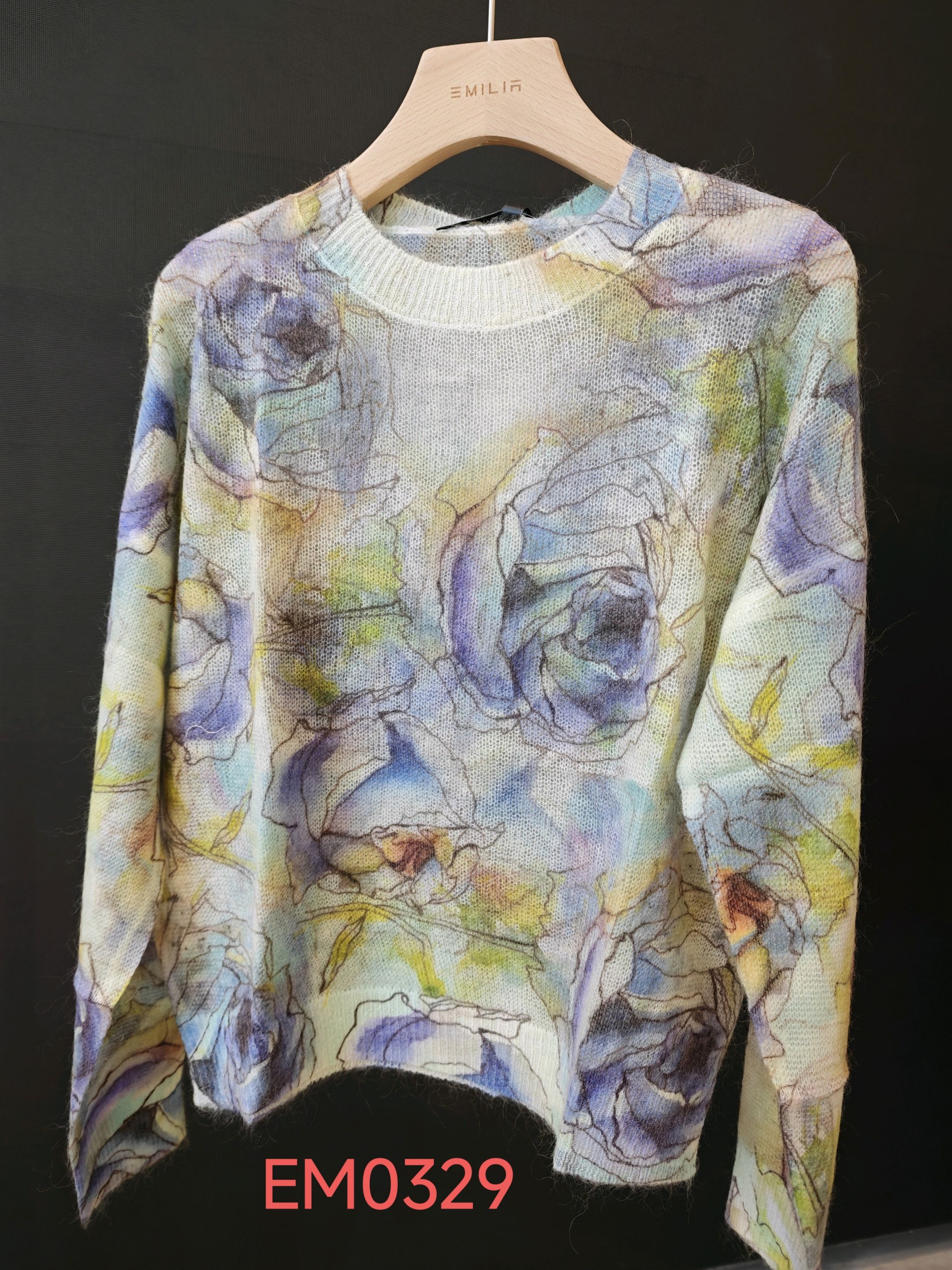 Sweter z Kwiatowym Wzorem