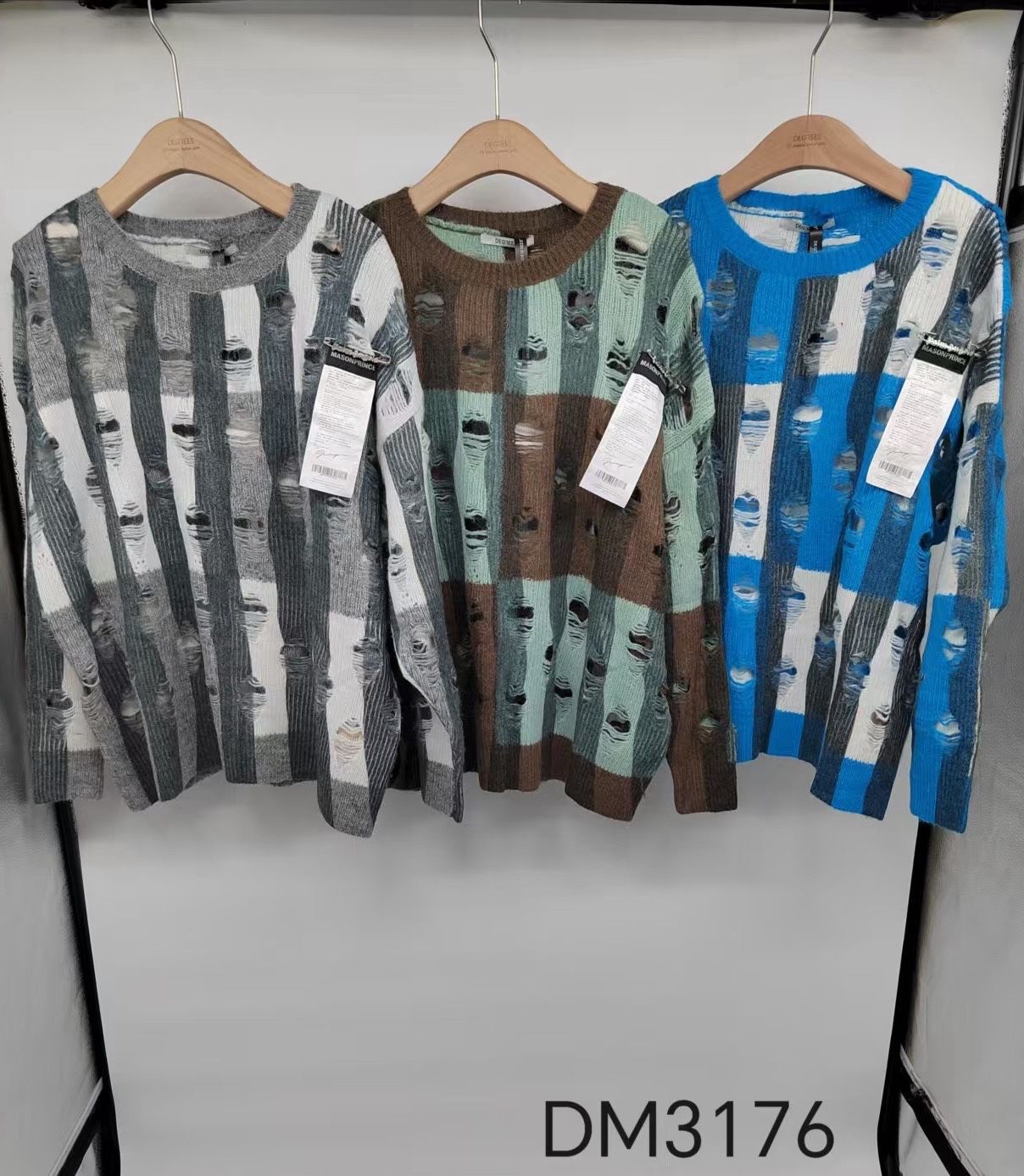 Sweter Color-Block z Wycięciami