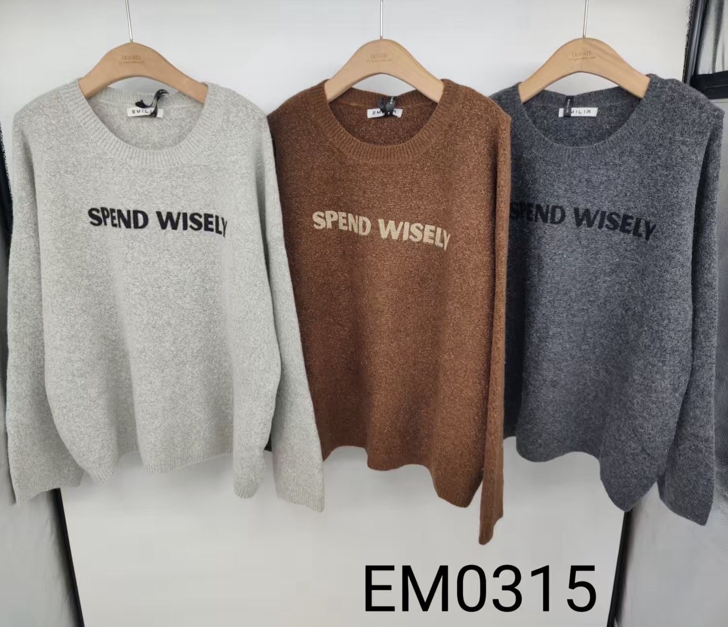 Sweter z Dużym Napisem
