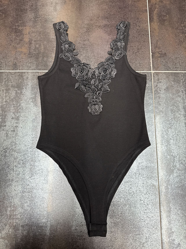 Body Dopasowane z Haftem