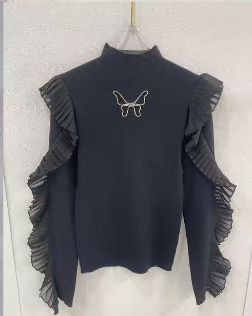 Sweter Z Falbanami I Haftem
