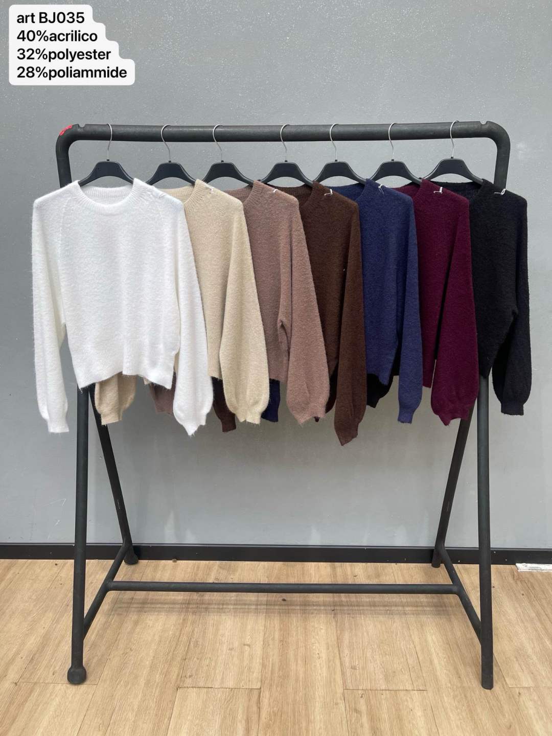 Sweter Puszysty Okrągły Dekolt