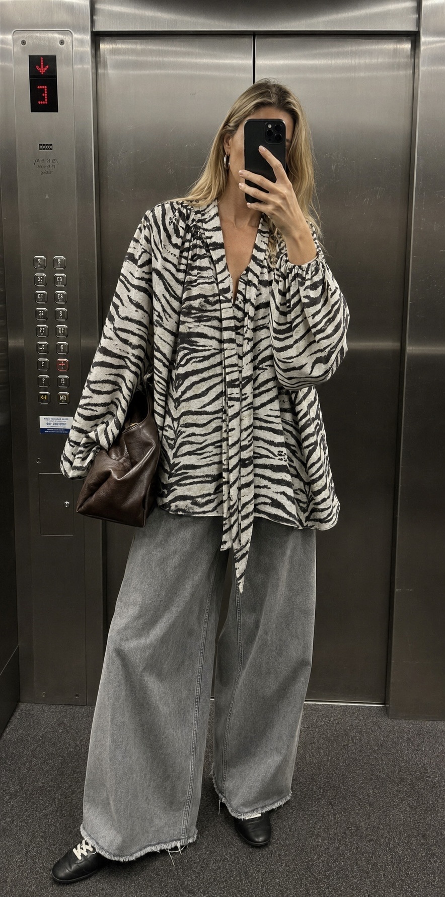 Bluzka Oversize z Wiązaniem