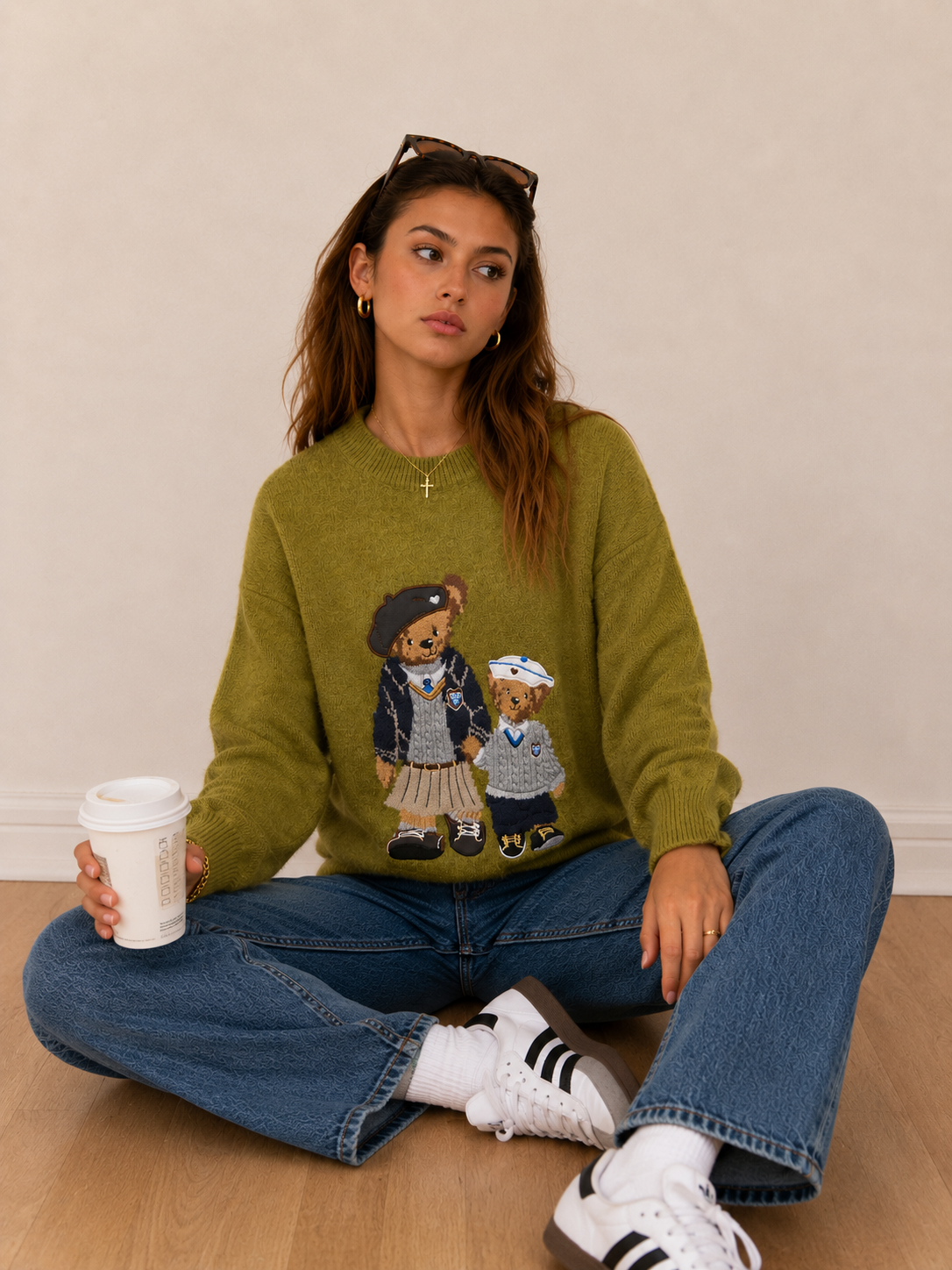 Sweter luźny z haftem