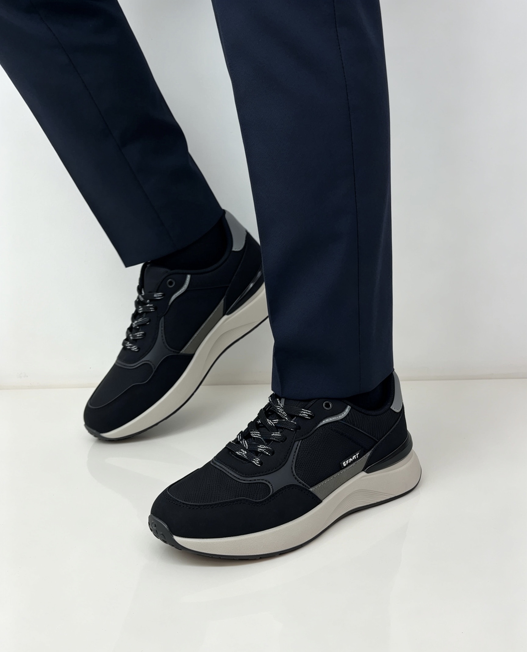 Sneakersy sportowe na platformie