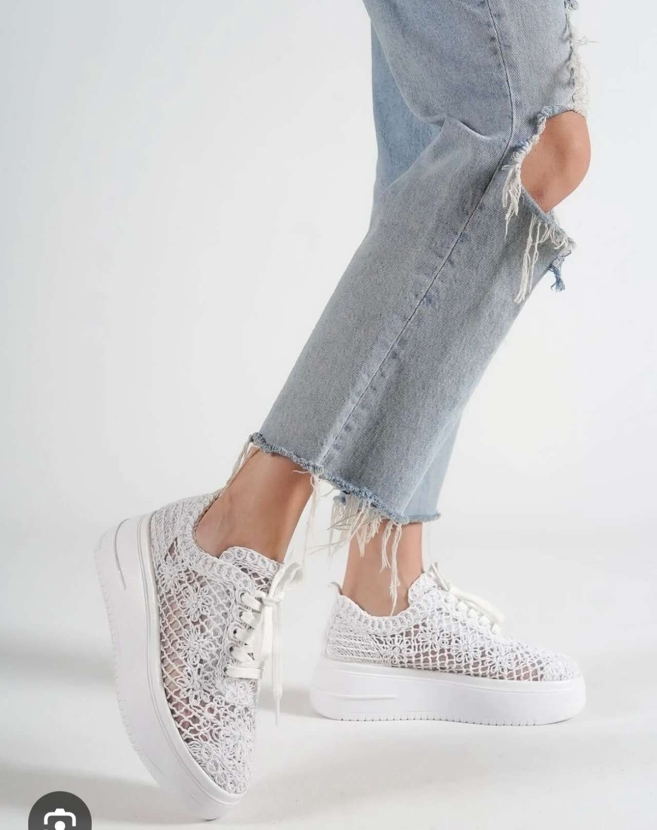 Sneakersy Koronkowe Na Platformie