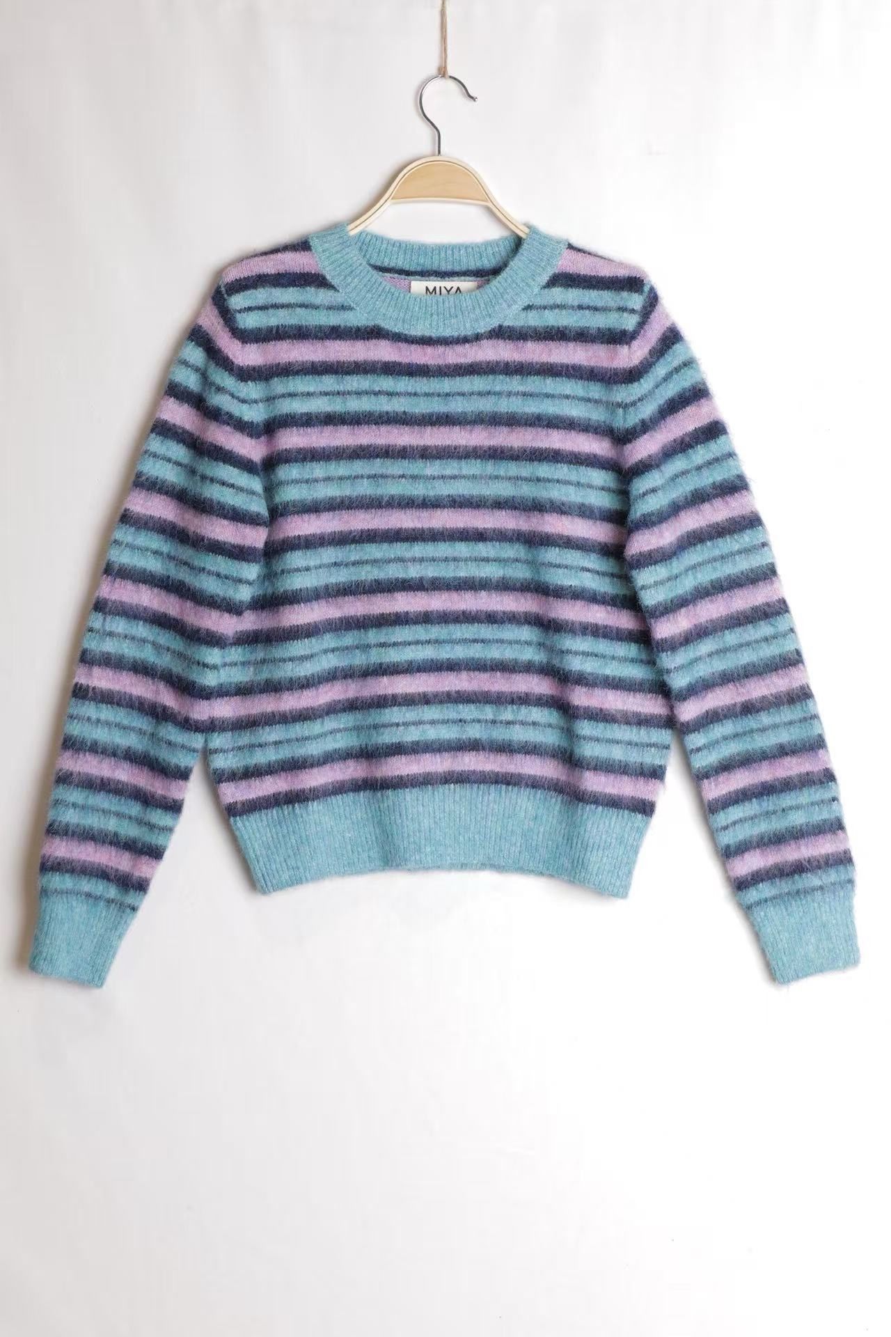 Sweter Puchaty w Paski