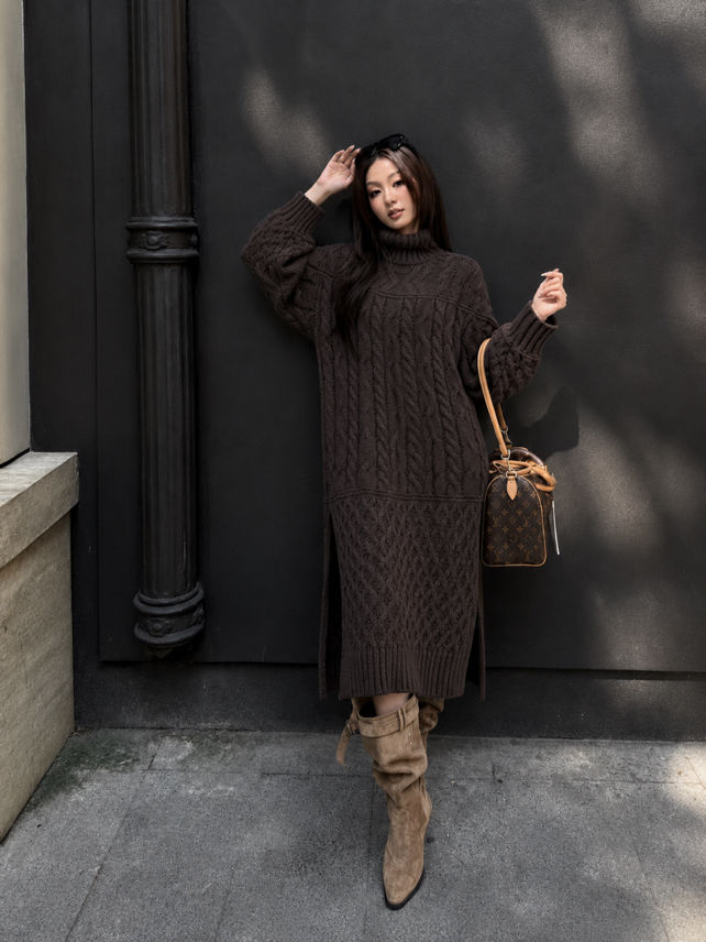 Sukienka swetrowa oversize z golfem