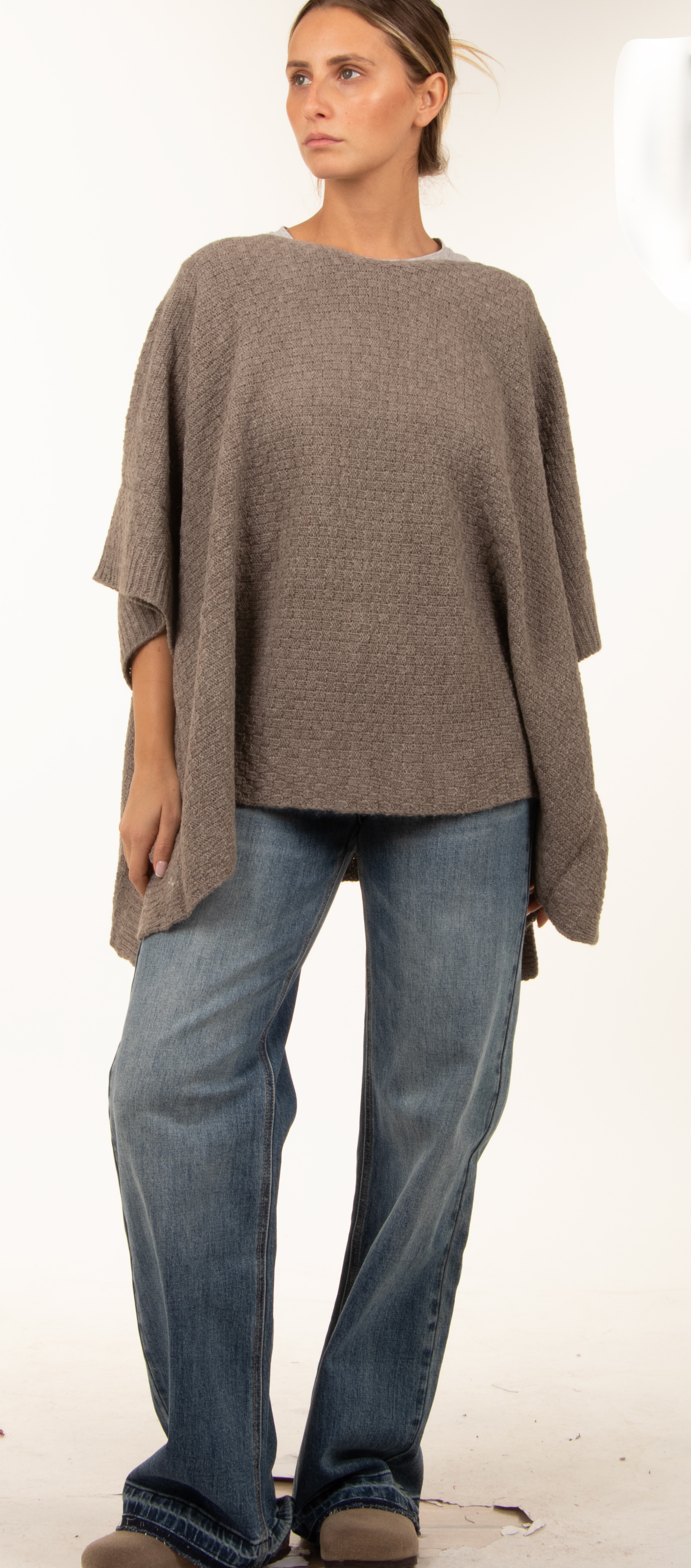 Sweter Oversize Asymetryczny