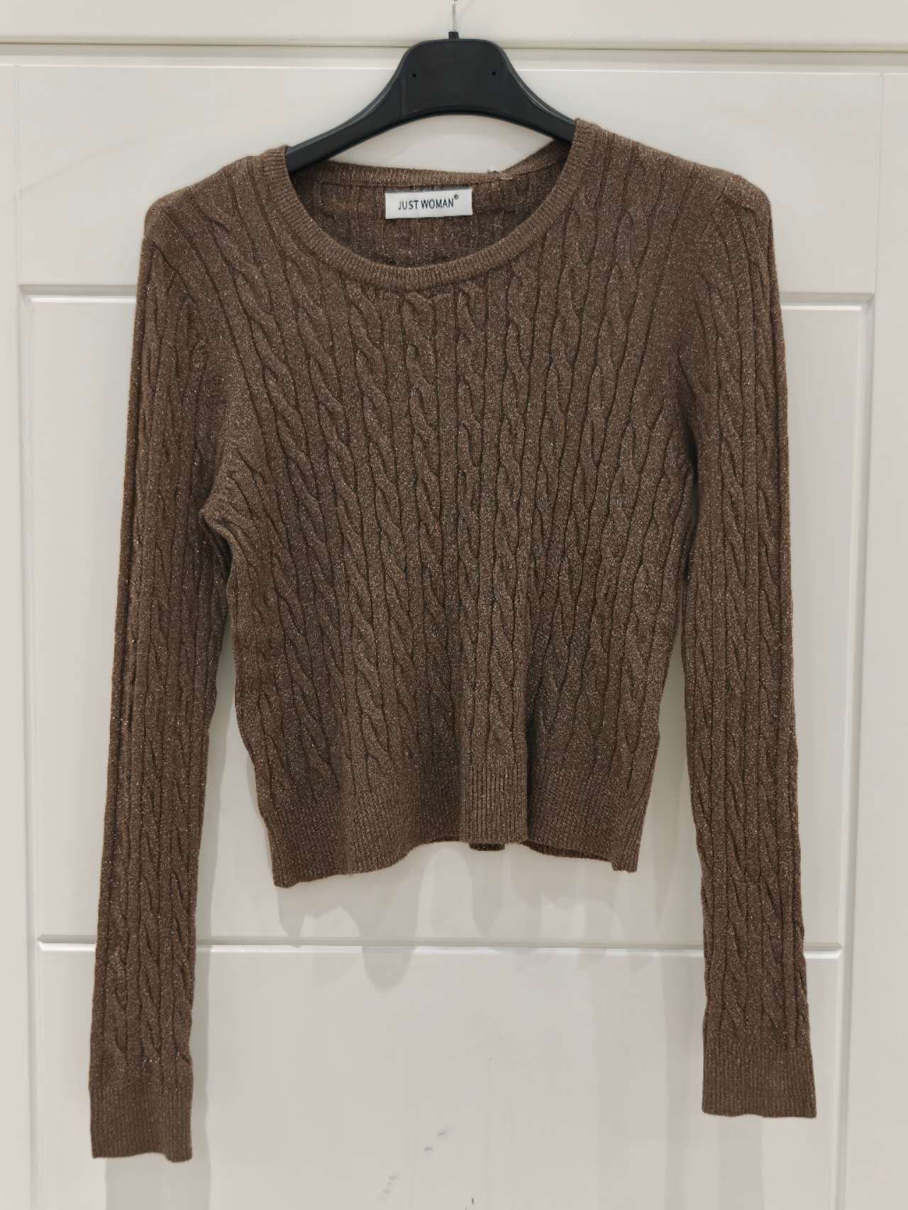 Sweter dopasowany z warkoczem