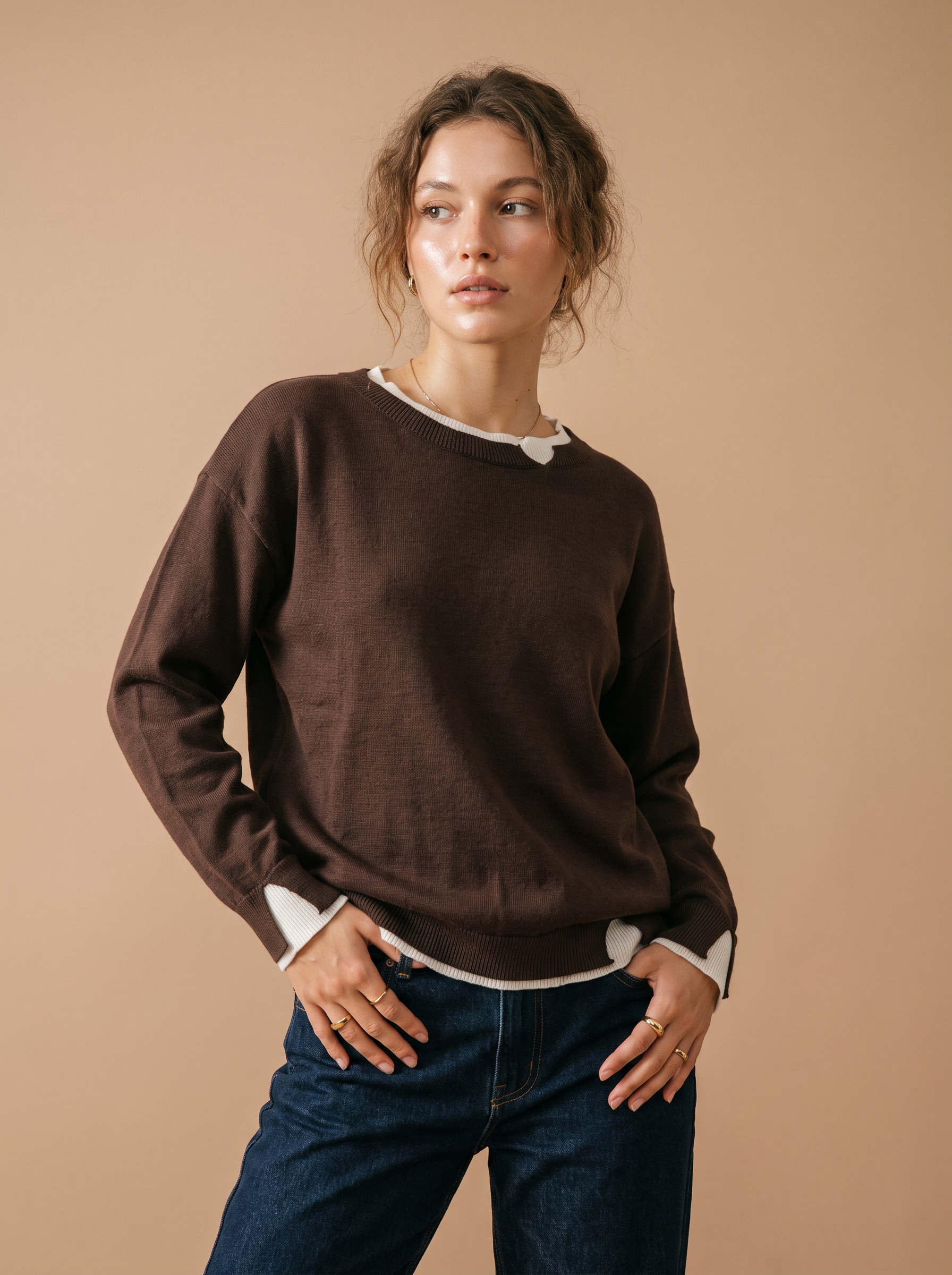 Sweter luźny z wycięciem