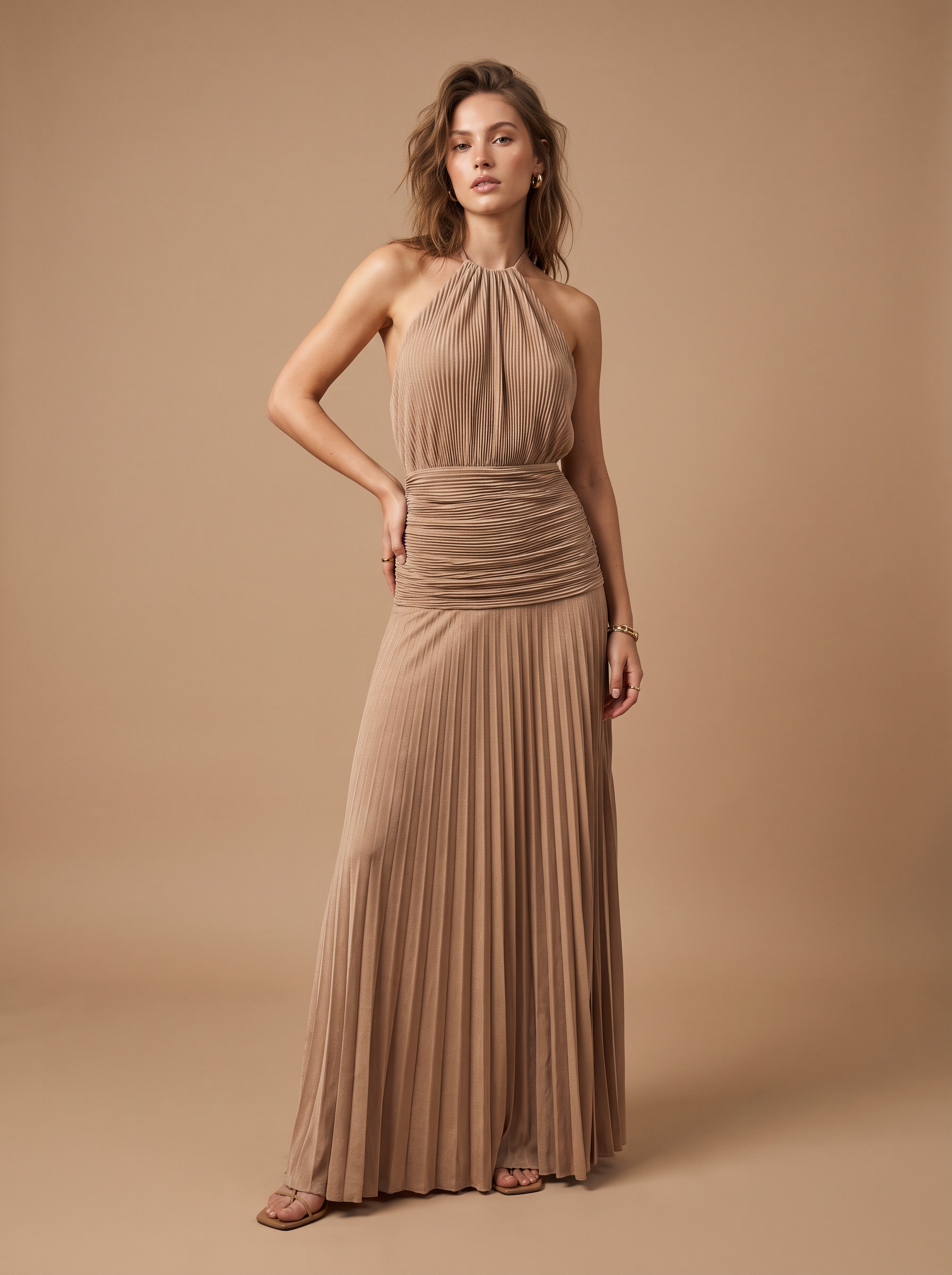 Sukienka maxi halter plisowana