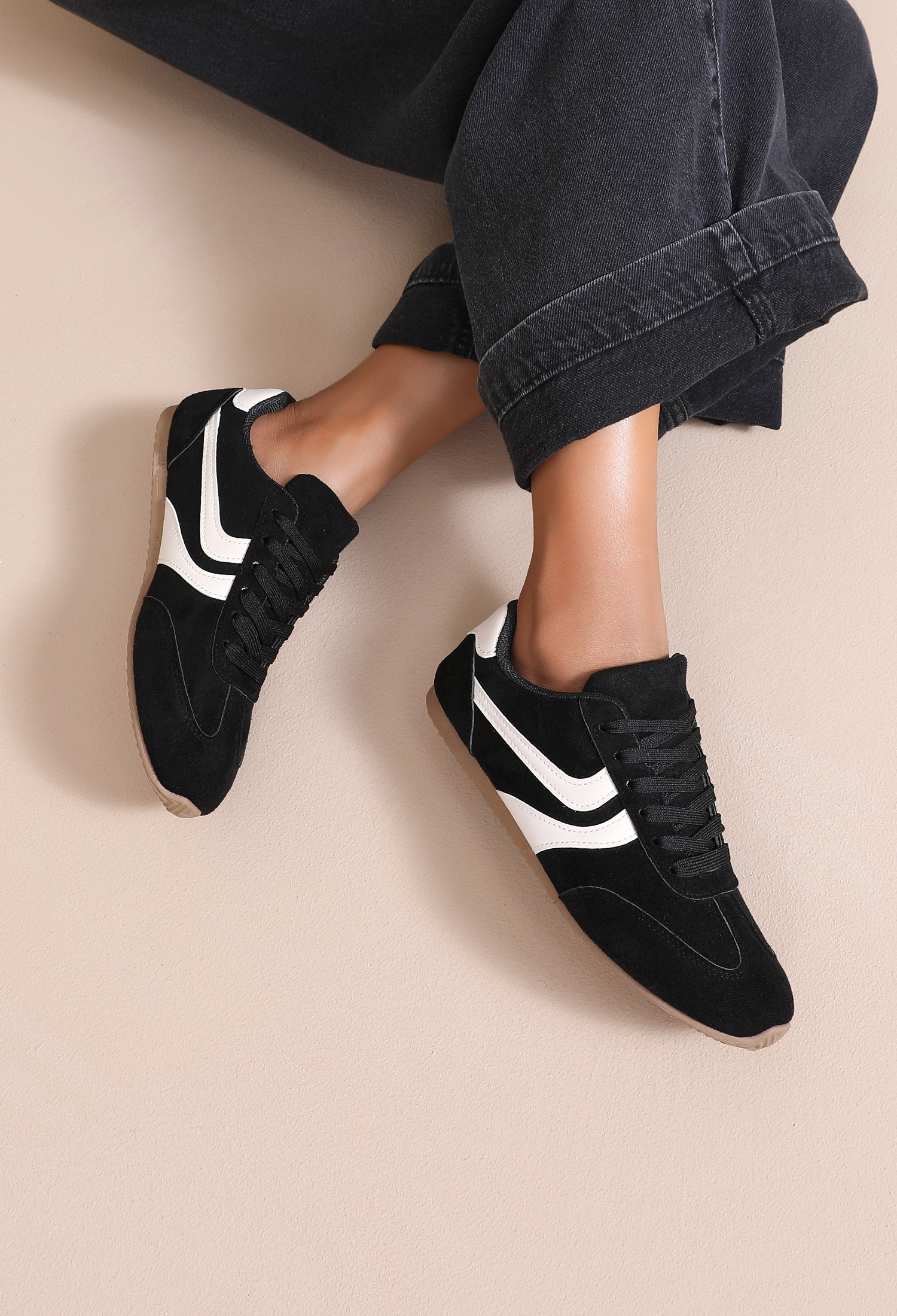 Sneakersy