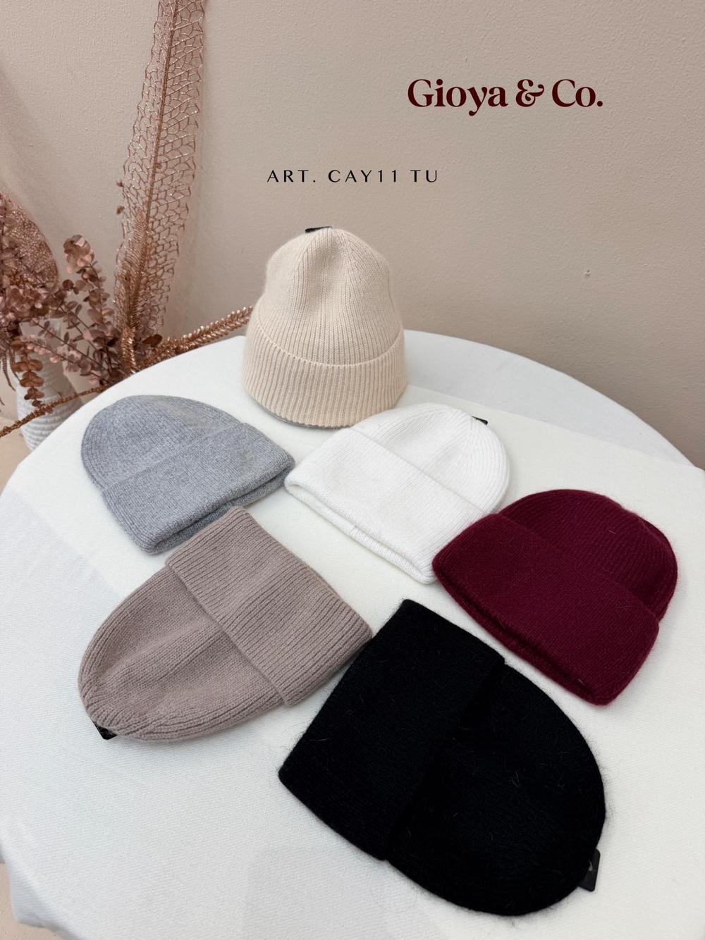 Czapka beanie z frędzlami